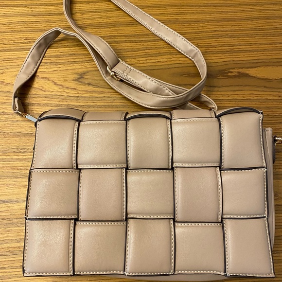 Bottega Veneta INSPIRED Padded Cassette purse. Brand unknown - Picture 2 of 10